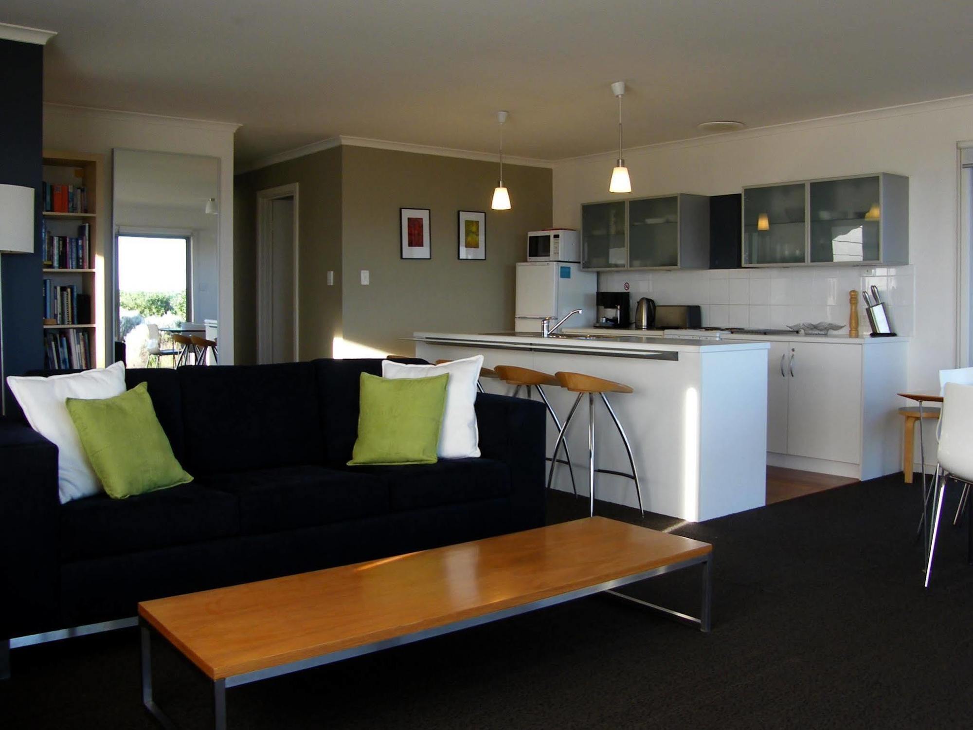 Villa Coorong Waterfront Retreat à Meningie Extérieur photo